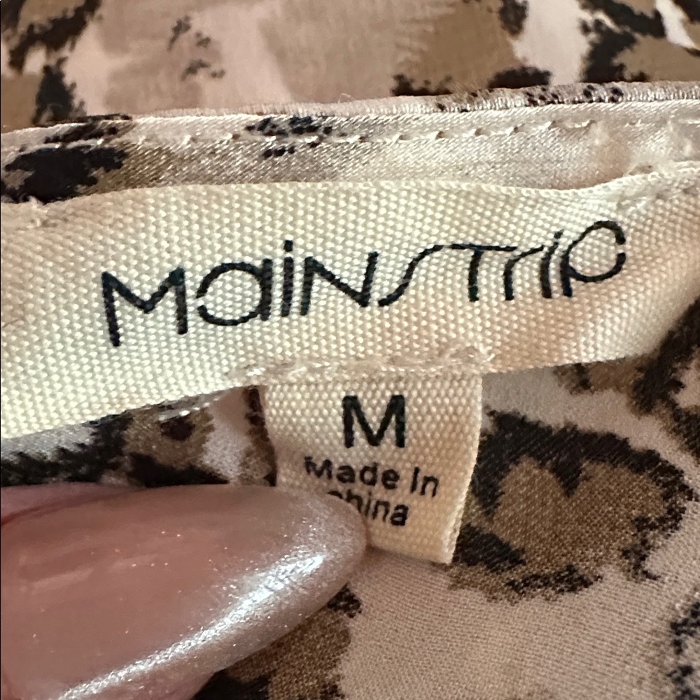 Main Strip Animal Print Long Sleeve mini M ruffled elastic cuffs rayon romper - Picture 13 of 15